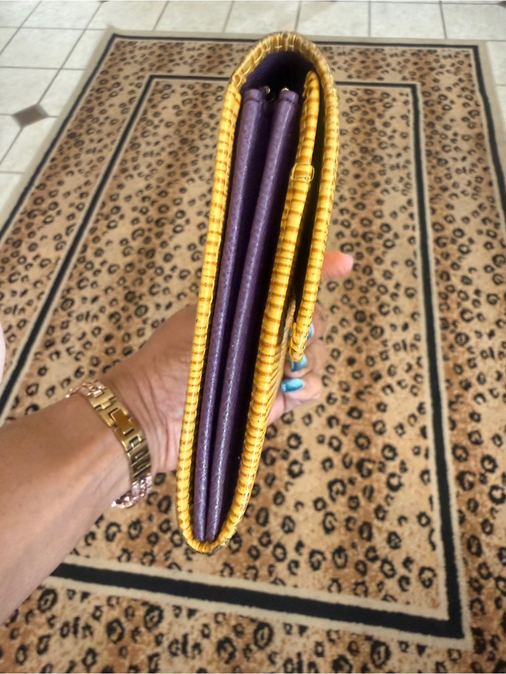 Louis Vuitton Sarah Trésor International Wallet in Yellow/Purple Epi Leather - Picture 8 of 10